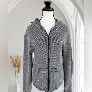 Gregory GRIGOROPOULOS made in Greece
Blue White Patterned Fabric zippered hoodie